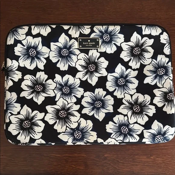 Kate Spade Black and White Floral Laptop Sleeve - Picture 1 of 16